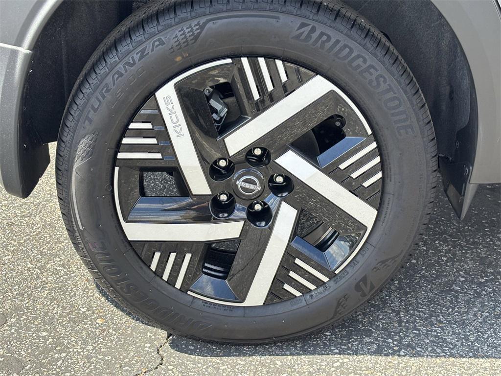 new 2025 Nissan Kicks car, priced at $24,812