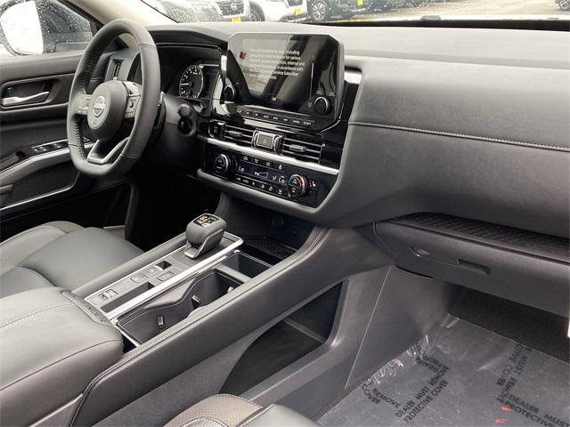 new 2025 Nissan Pathfinder car, priced at $45,735