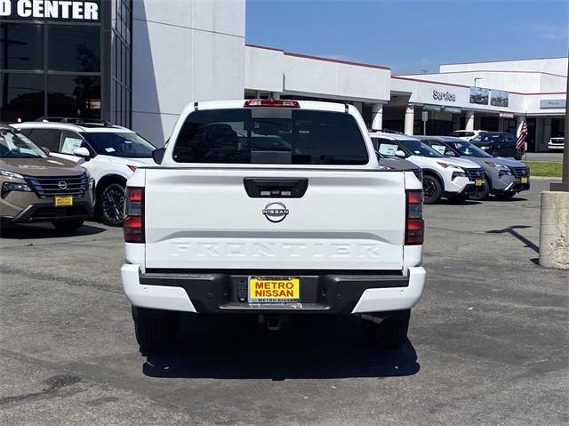 new 2025 Nissan Frontier car, priced at $39,925