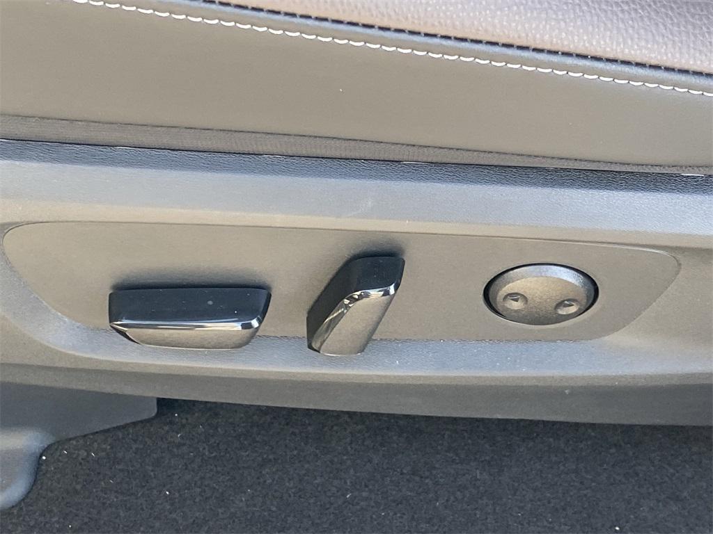 new 2025 Nissan Pathfinder car, priced at $43,219