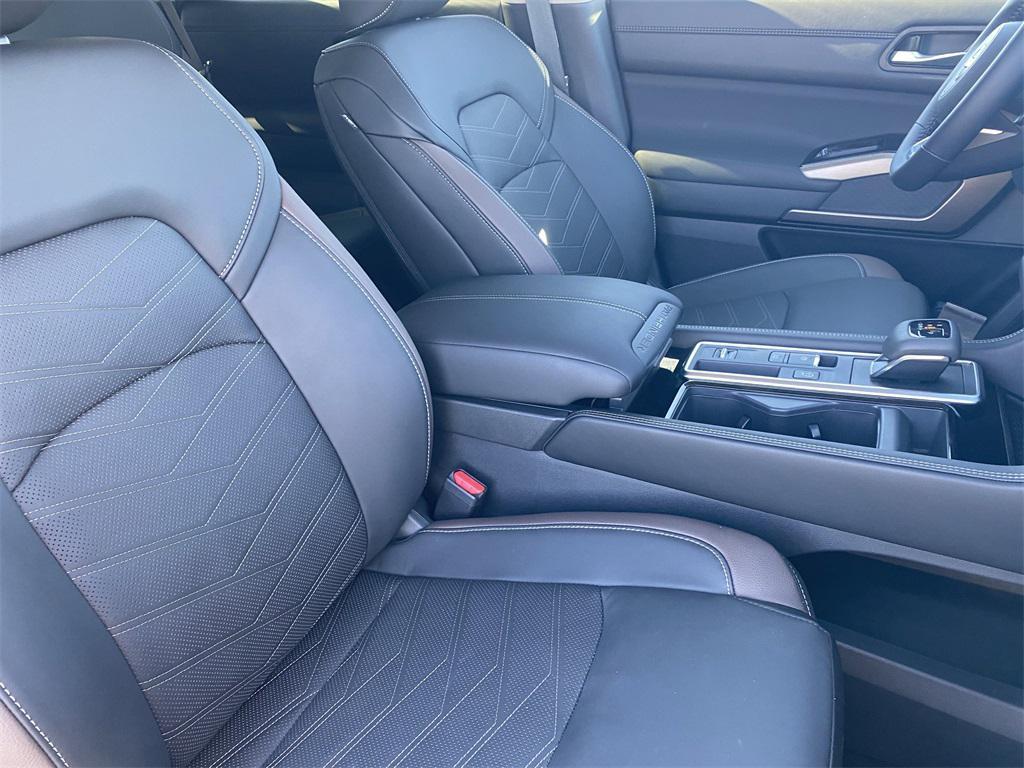 new 2025 Nissan Pathfinder car, priced at $43,219