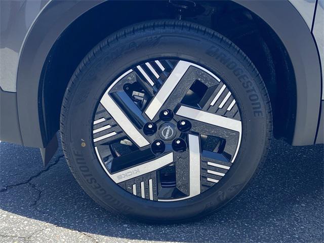 new 2025 Nissan Kicks car, priced at $25,335