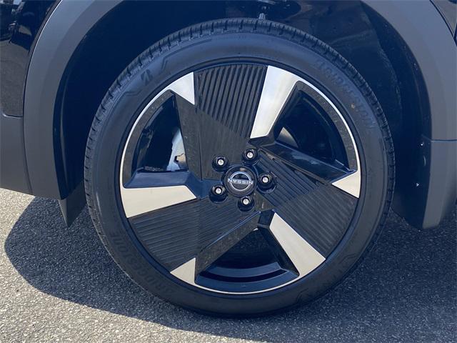 new 2025 Nissan Kicks car, priced at $28,450