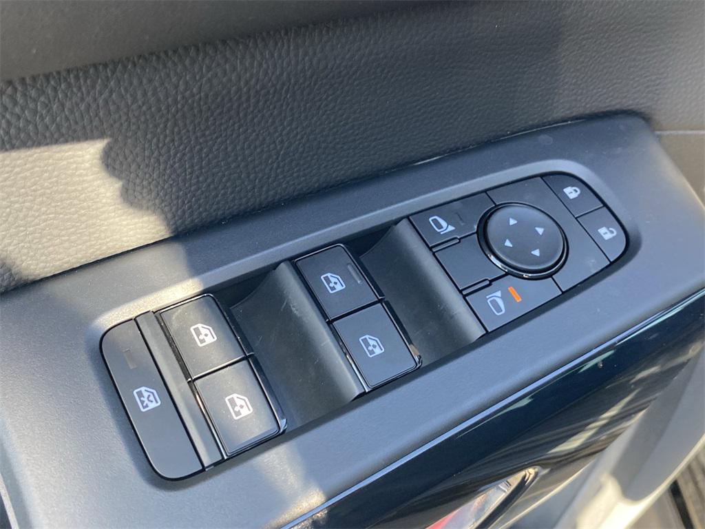 new 2025 Nissan Pathfinder car, priced at $32,371