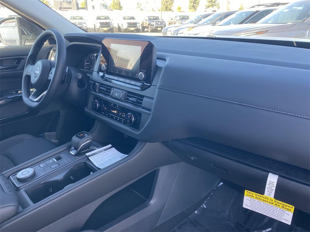new 2025 Nissan Pathfinder car, priced at $32,371