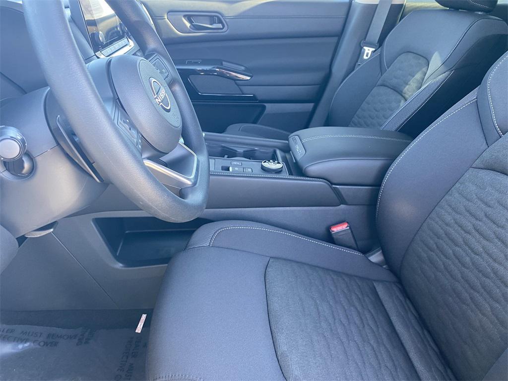 new 2025 Nissan Pathfinder car, priced at $32,371