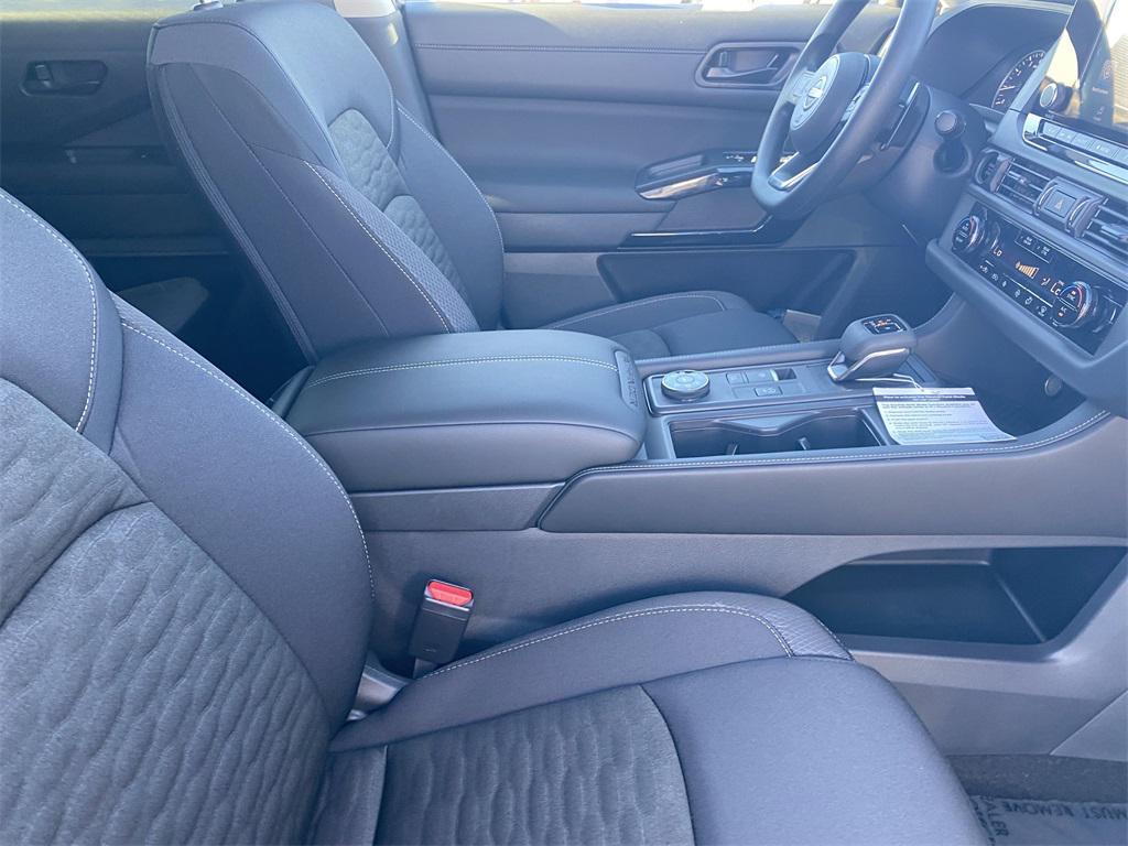 new 2025 Nissan Pathfinder car, priced at $32,371