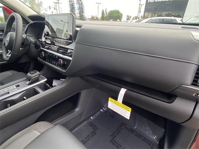new 2025 Nissan Pathfinder car, priced at $45,645