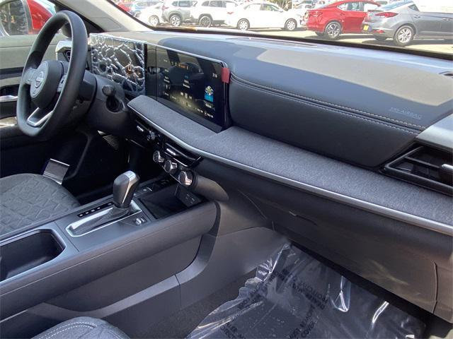 new 2025 Nissan Kicks car, priced at $26,160
