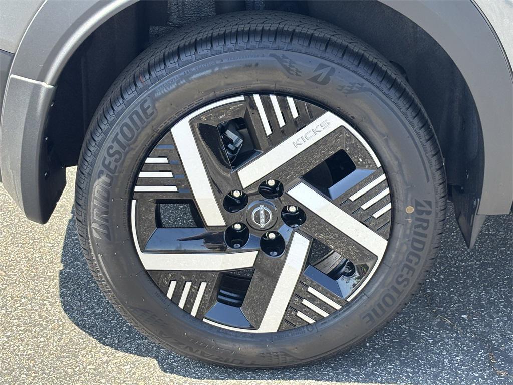 new 2025 Nissan Kicks car, priced at $25,312