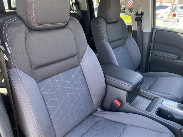 new 2025 Nissan Frontier car, priced at $39,925