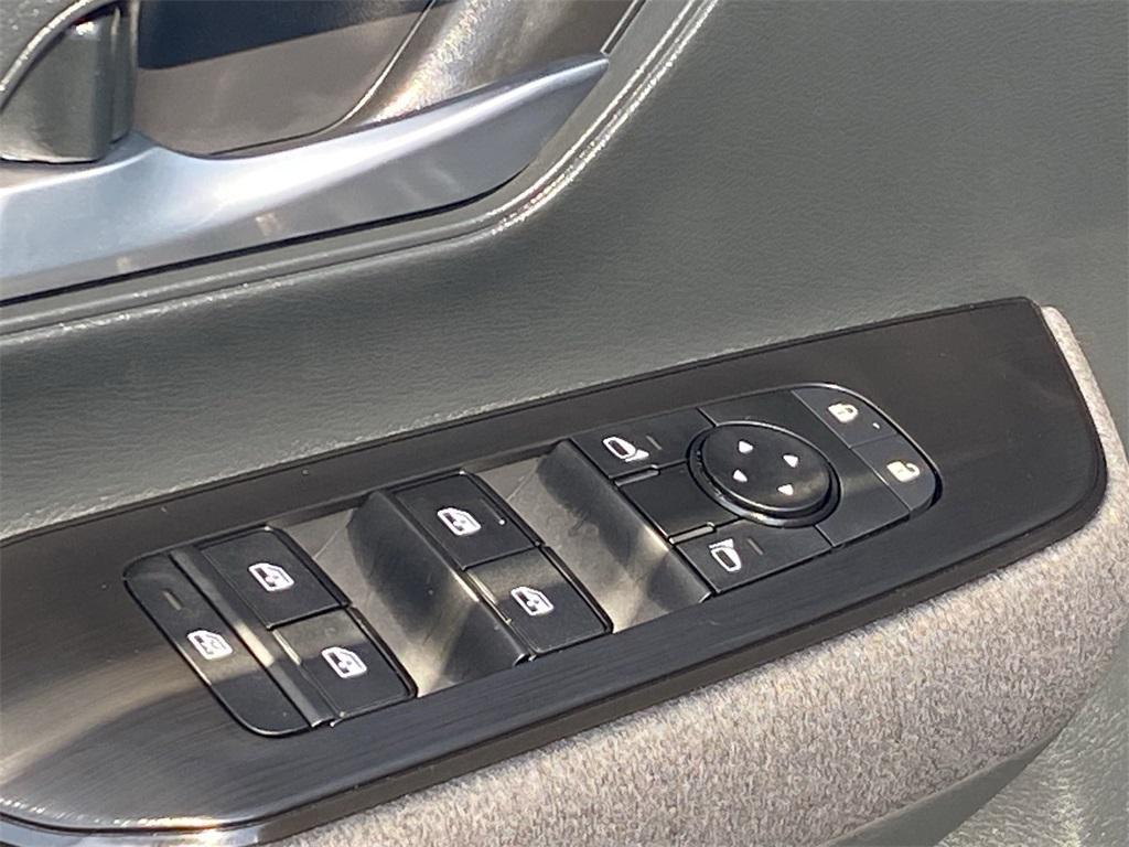 new 2025 Nissan Kicks car, priced at $23,348