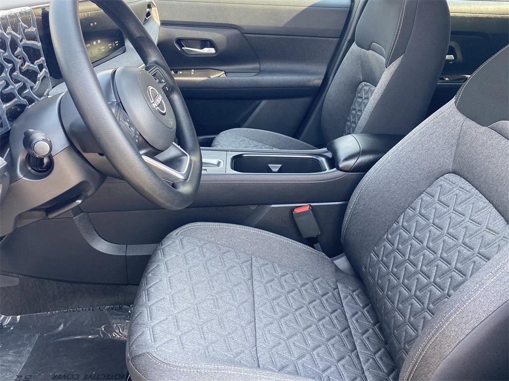 new 2025 Nissan Kicks car, priced at $23,348
