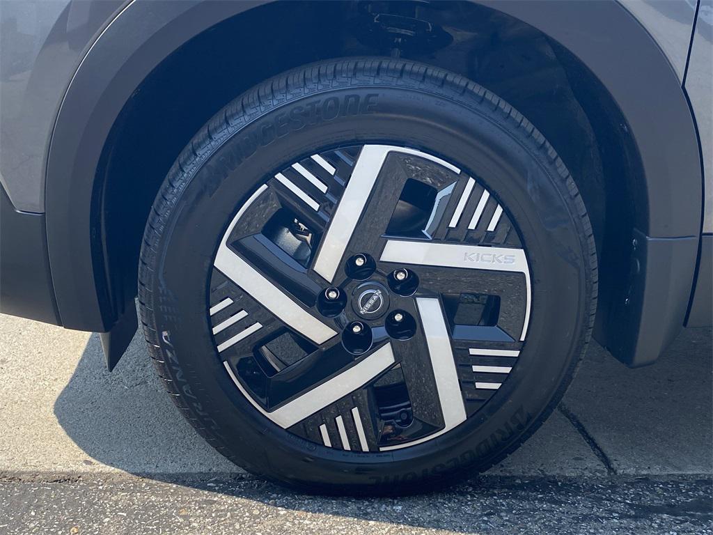 new 2025 Nissan Kicks car, priced at $23,348