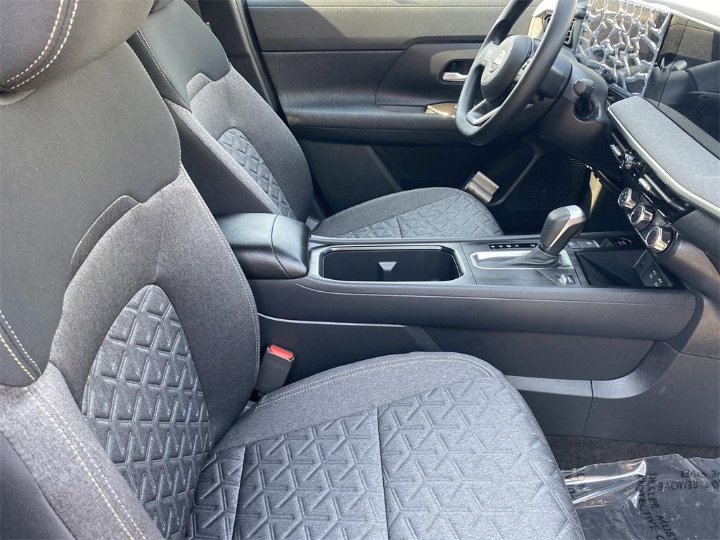 new 2025 Nissan Kicks car, priced at $23,348
