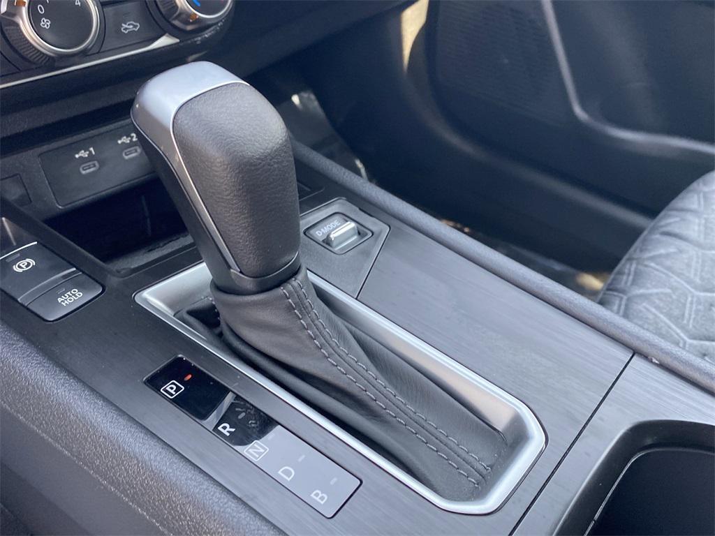new 2025 Nissan Kicks car, priced at $23,348