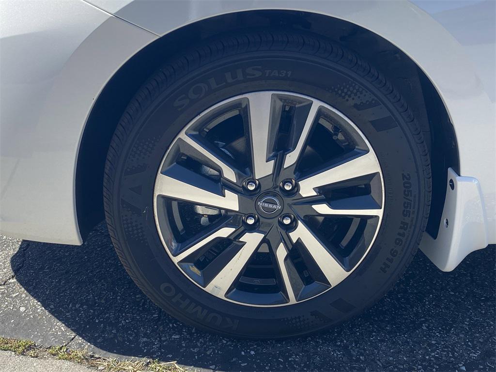 new 2025 Nissan Versa car, priced at $21,944