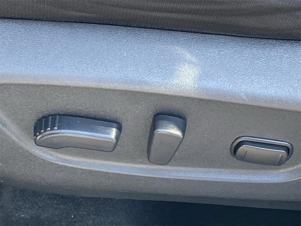 used 2019 Nissan Rogue car, priced at $17,870