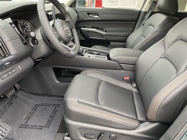 new 2025 Nissan Pathfinder car, priced at $45,645