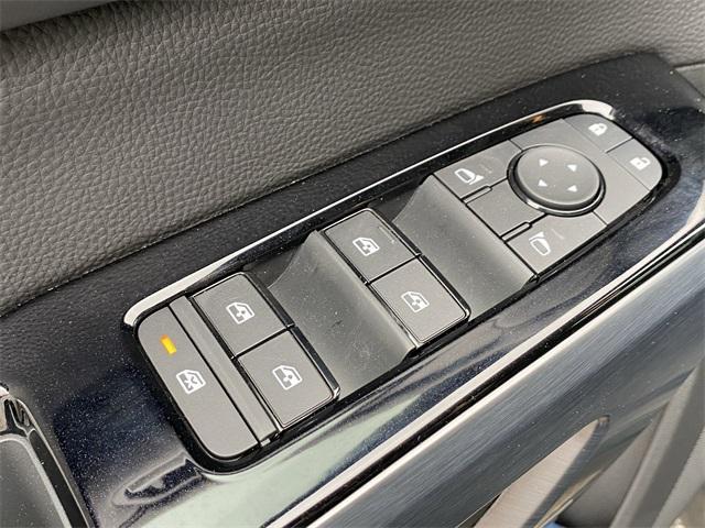 new 2025 Nissan Pathfinder car, priced at $45,645