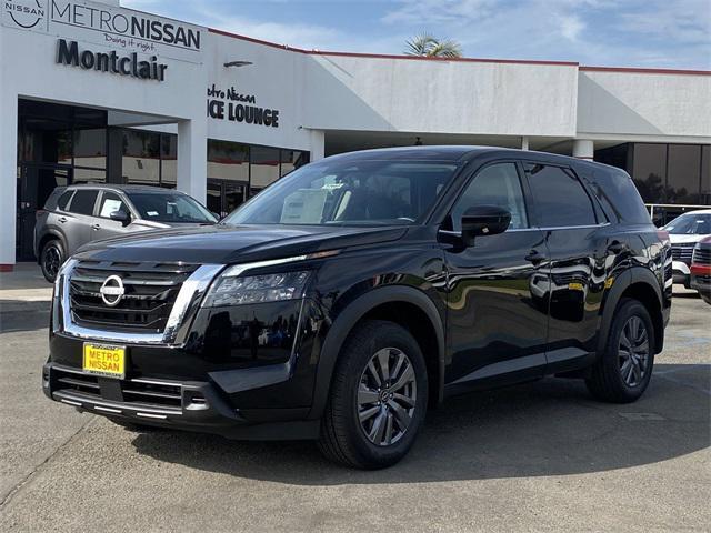 new 2025 Nissan Pathfinder car, priced at $39,010