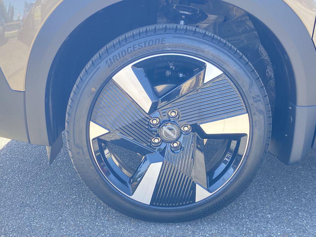 new 2025 Nissan Kicks car, priced at $26,885