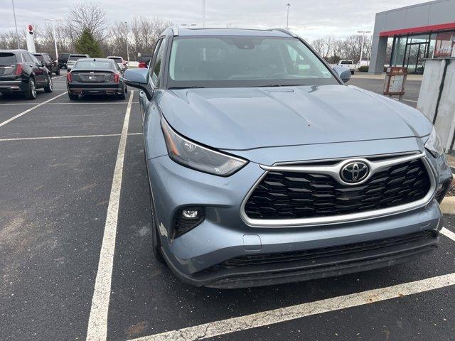 used 2023 Toyota Highlander car, priced at $36,988