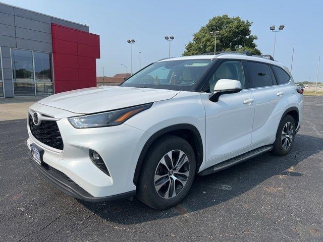 used 2023 Toyota Highlander car, priced at $34,918