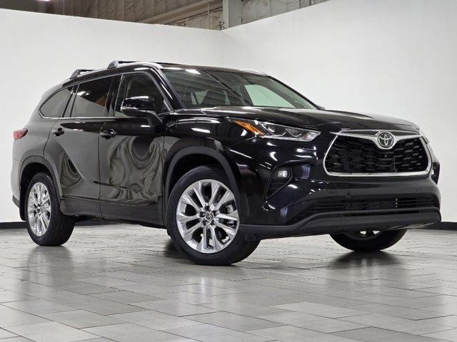 used 2023 Toyota Highlander car, priced at $43,178