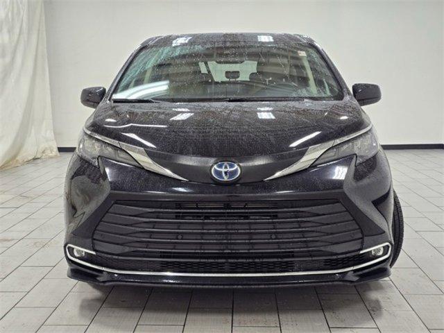 used 2024 Toyota Sienna car, priced at $40,989