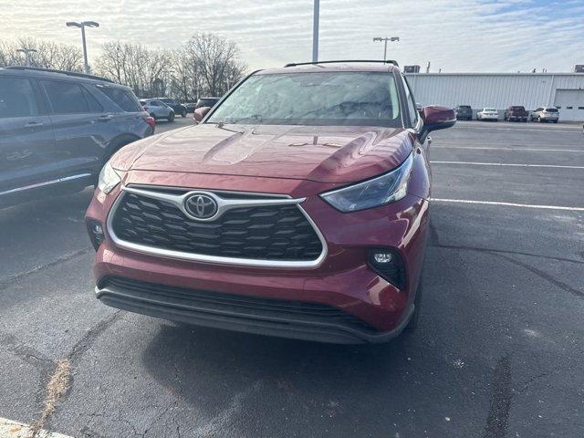 used 2022 Toyota Highlander car, priced at $31,500