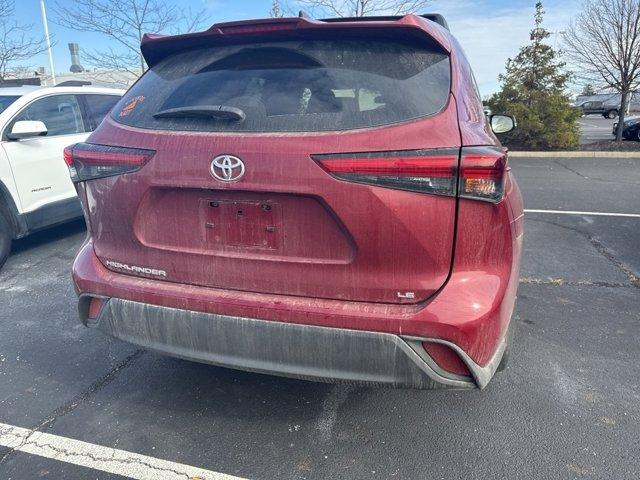 used 2022 Toyota Highlander car, priced at $31,500