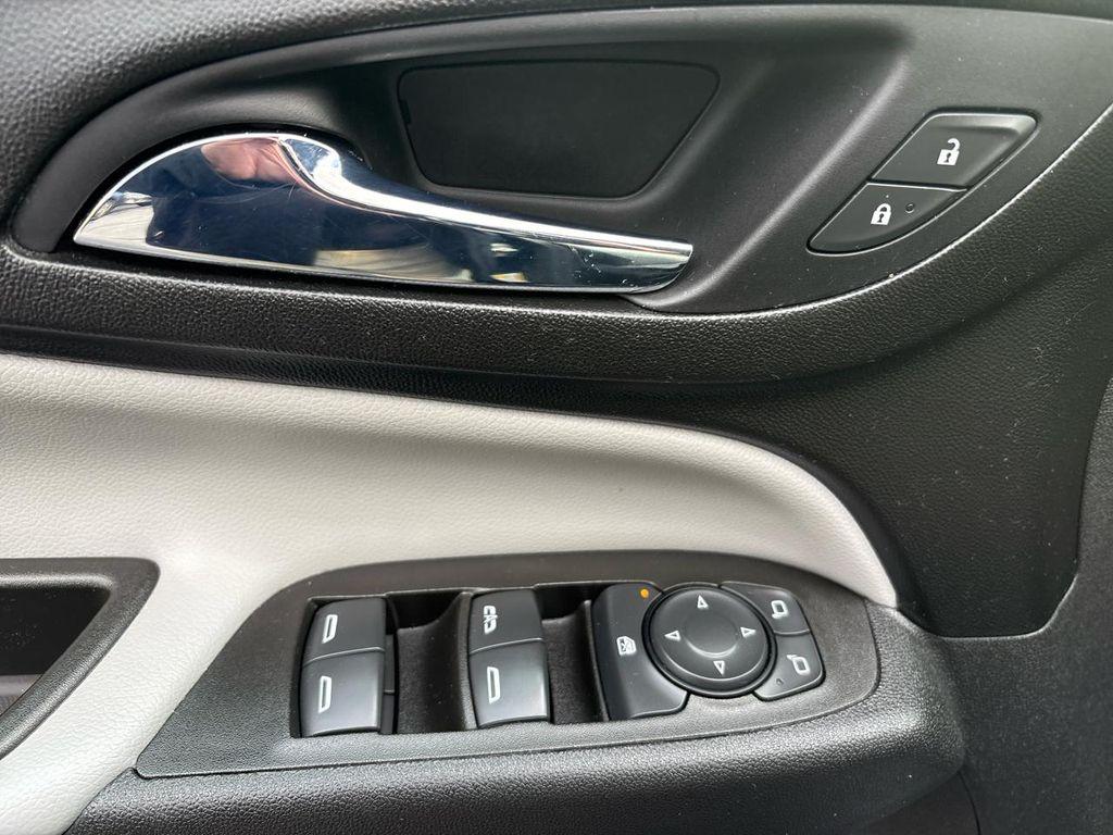 used 2021 Chevrolet Equinox car, priced at $19,993