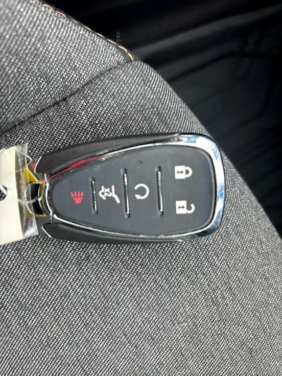 used 2022 Chevrolet Equinox car, priced at $21,594