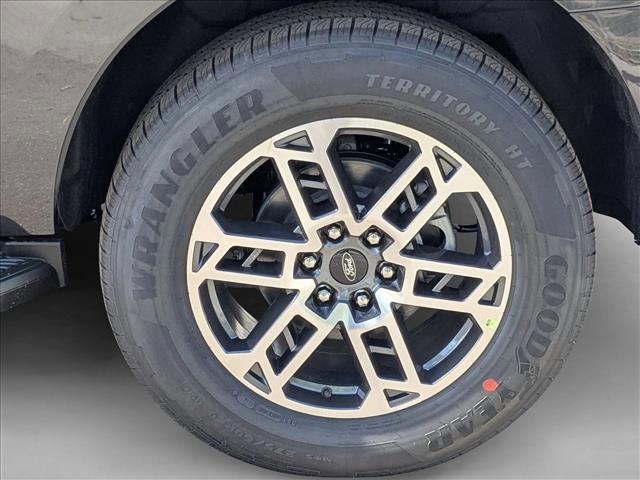 new 2025 Ford Expedition car, priced at $69,802