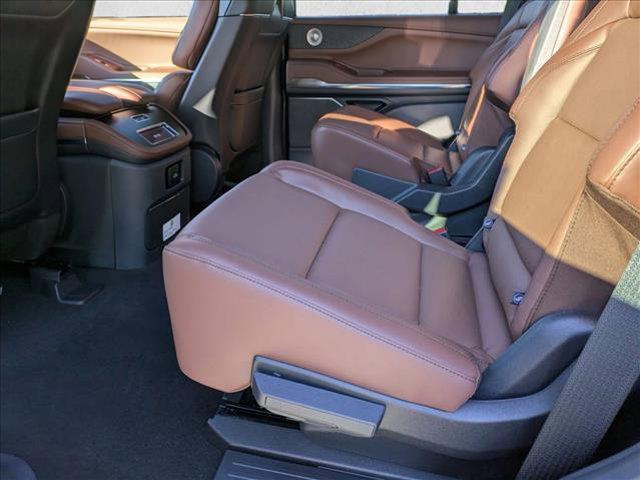 new 2025 Lincoln Navigator car, priced at $98,486