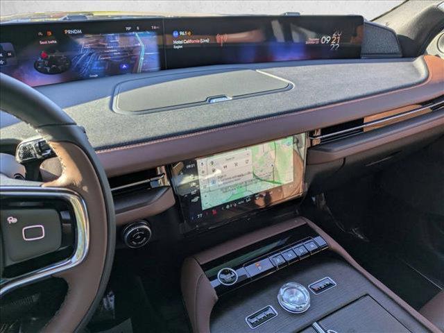 new 2025 Lincoln Navigator car, priced at $98,486