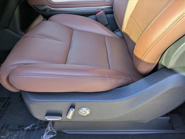 new 2025 Lincoln Navigator car, priced at $98,486