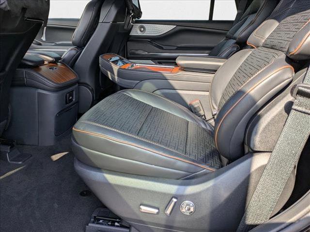 new 2025 Lincoln Navigator car, priced at $119,435