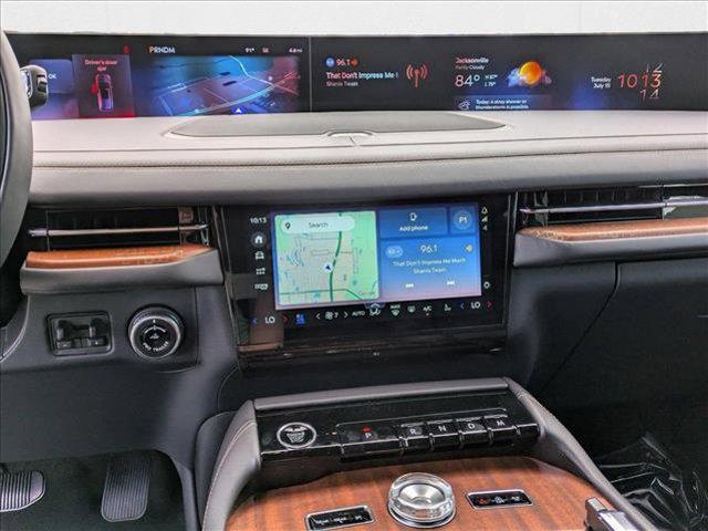 new 2025 Lincoln Navigator car, priced at $121,435
