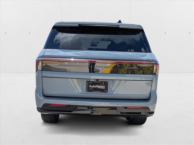 new 2025 Lincoln Navigator car, priced at $102,523
