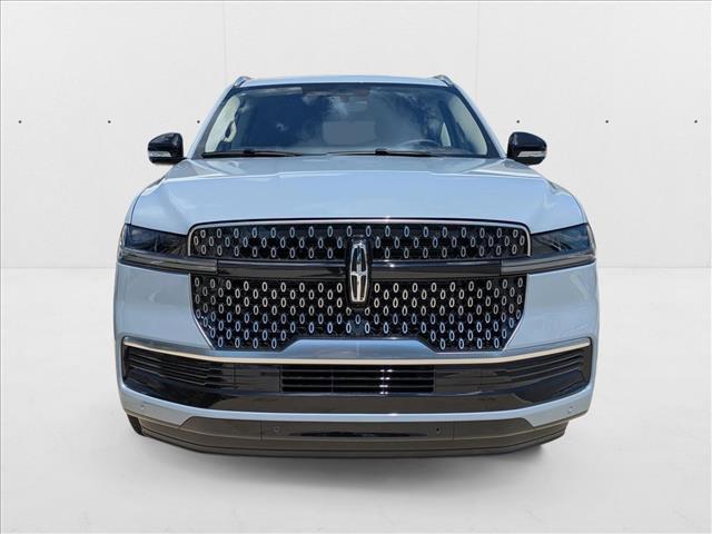 new 2025 Lincoln Navigator car, priced at $102,523