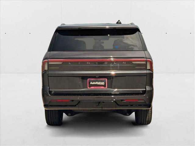 new 2025 Lincoln Navigator car, priced at $105,053