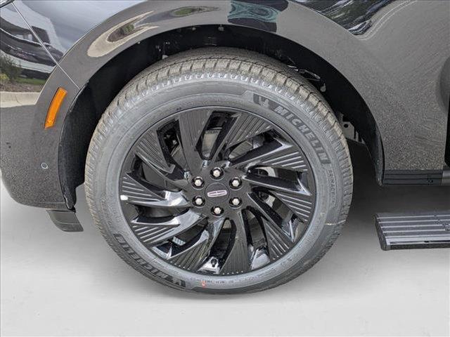 new 2025 Lincoln Navigator car, priced at $106,848
