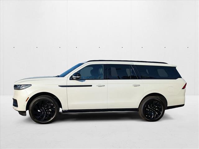 new 2025 Lincoln Navigator car, priced at $107,568
