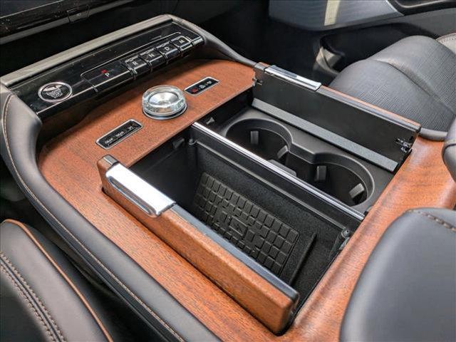 new 2025 Lincoln Navigator car, priced at $120,185