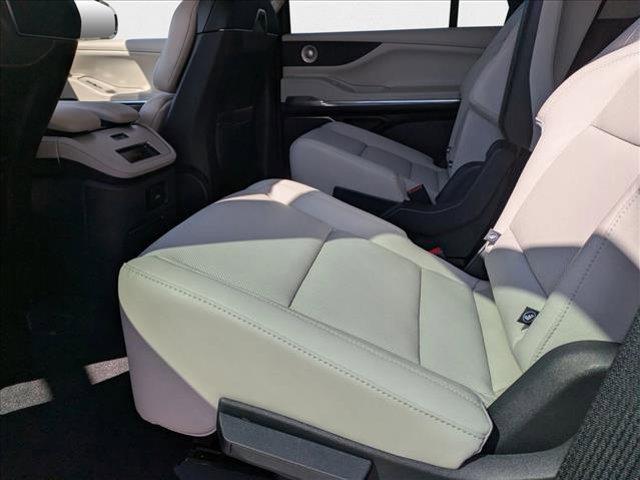 new 2025 Lincoln Navigator car, priced at $102,940