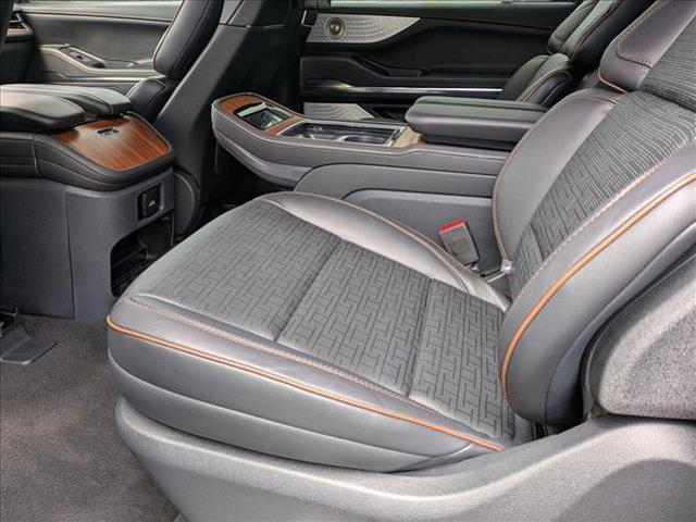 new 2025 Lincoln Navigator car, priced at $122,235