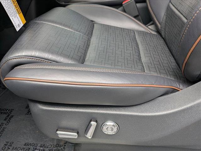 new 2025 Lincoln Navigator car, priced at $122,235