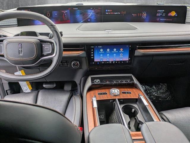 new 2025 Lincoln Navigator car, priced at $122,235
